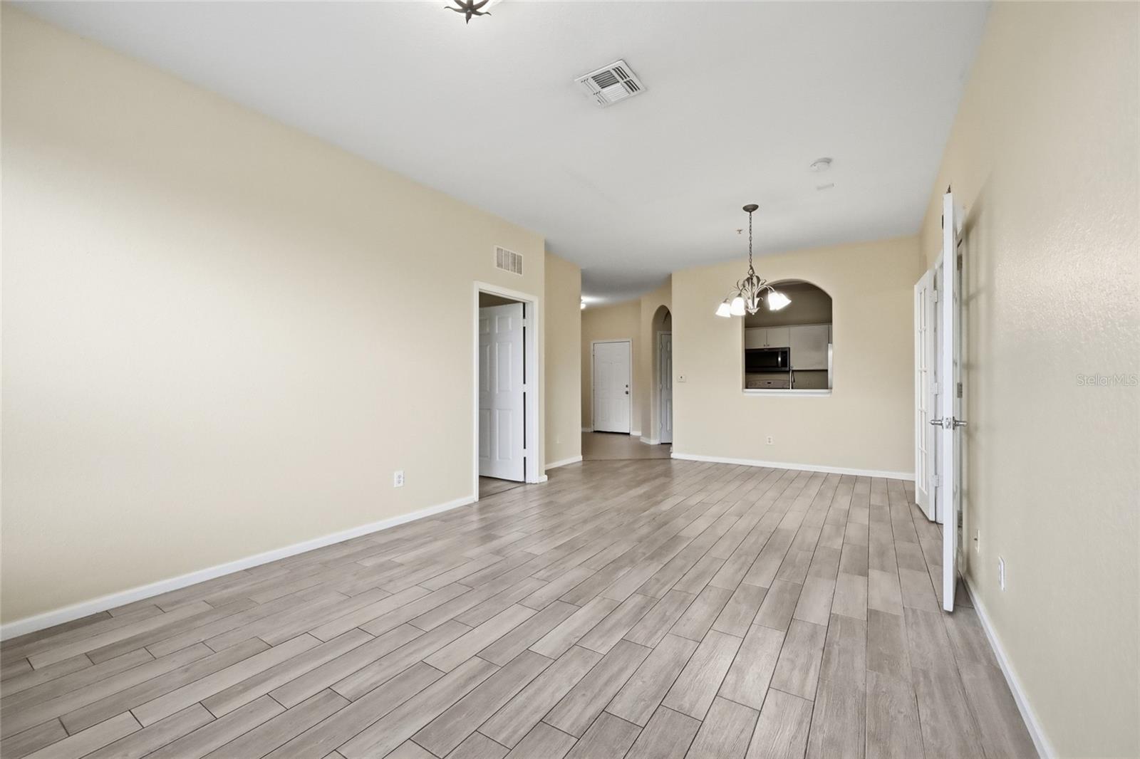 Image 15 of 31 For 6434 Cava Alta Drive 304