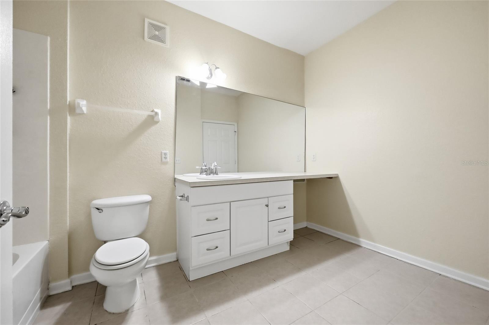 Image 19 of 31 For 6434 Cava Alta Drive 304