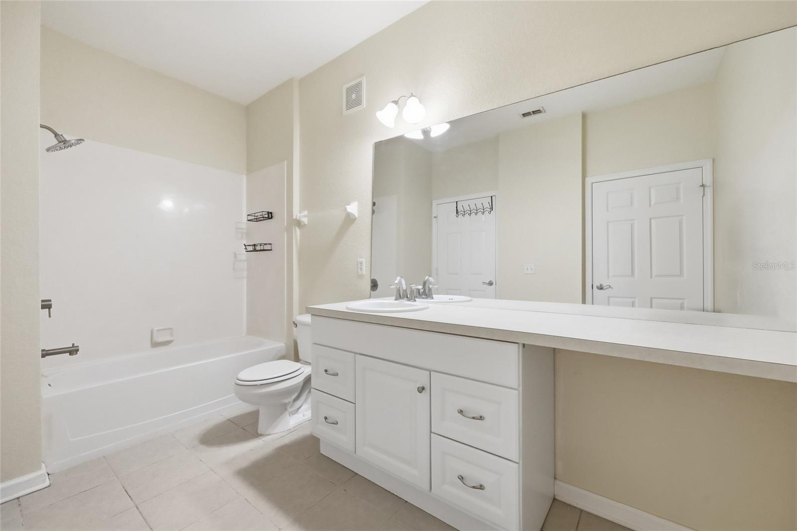 Image 20 of 31 For 6434 Cava Alta Drive 304