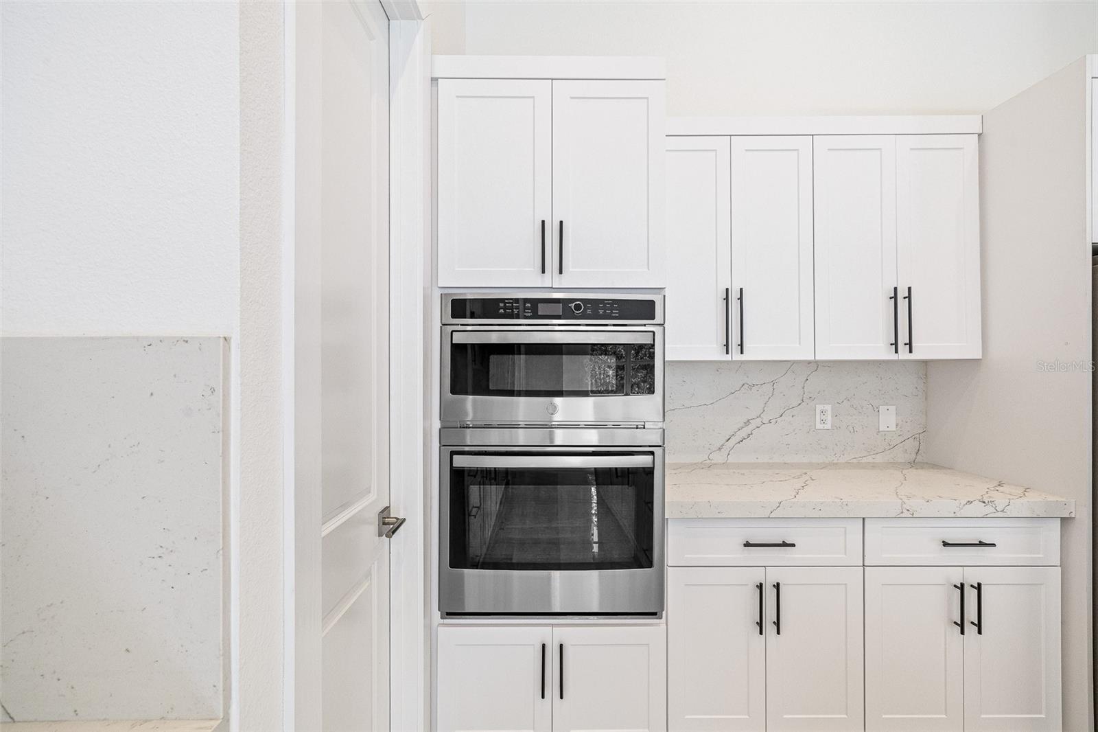 Image 25 of 66 For 4528 Yorkshire Lane