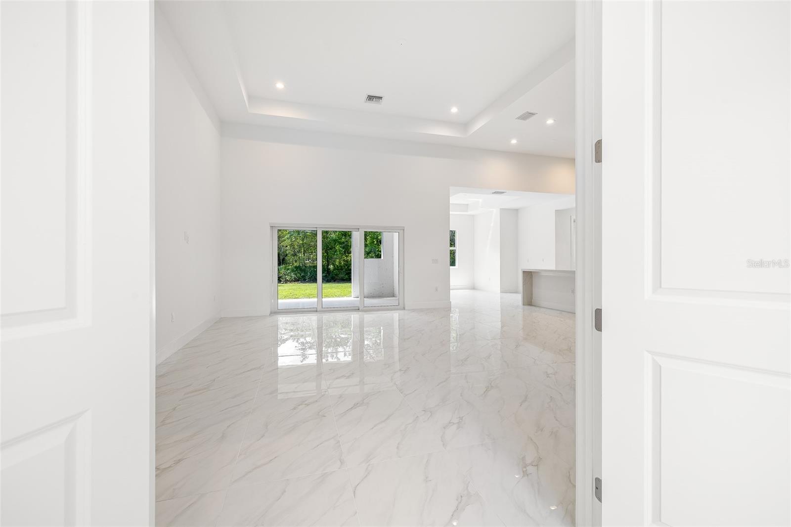 Image 33 of 66 For 4528 Yorkshire Lane