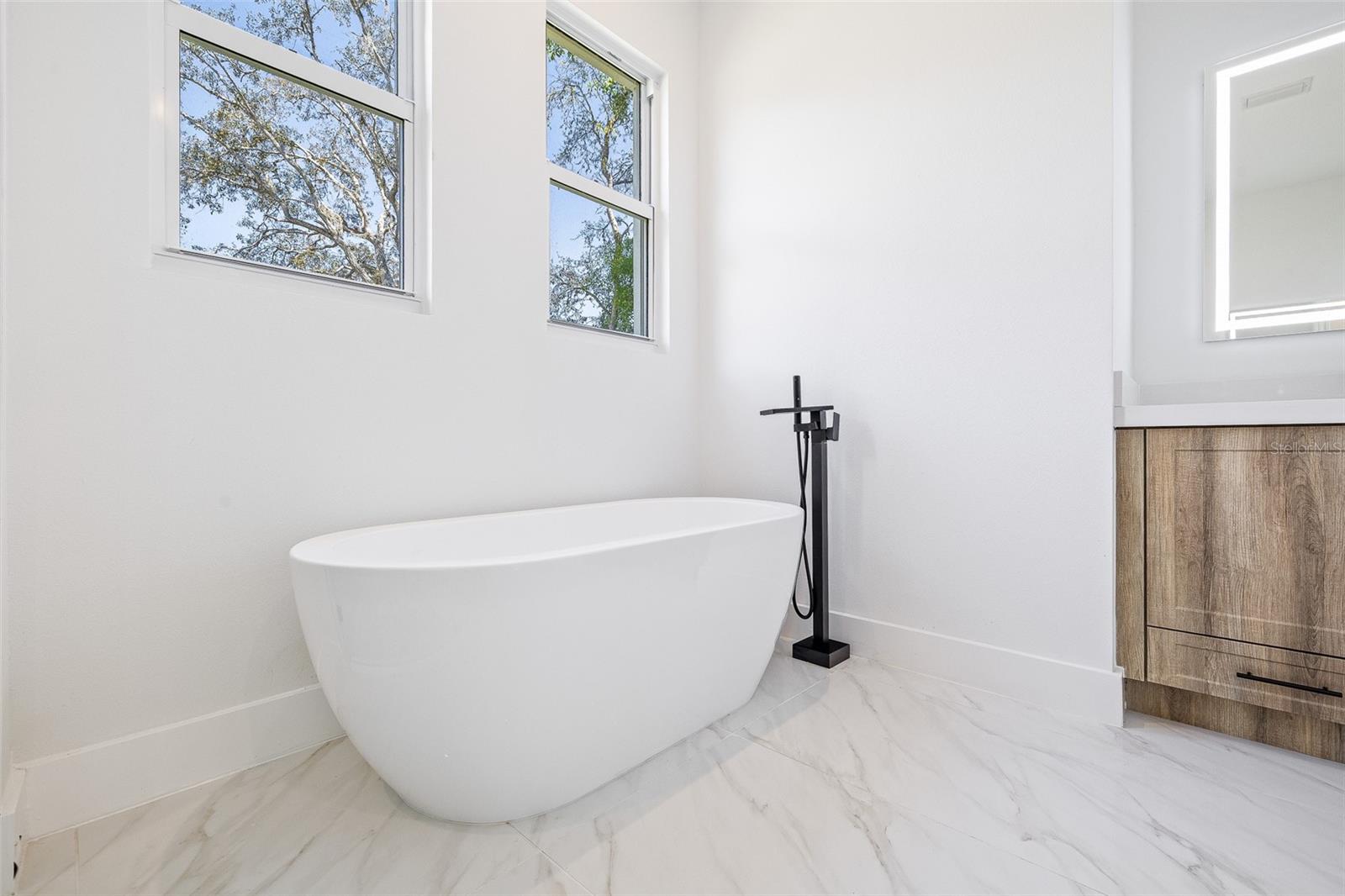 Image 35 of 66 For 4528 Yorkshire Lane