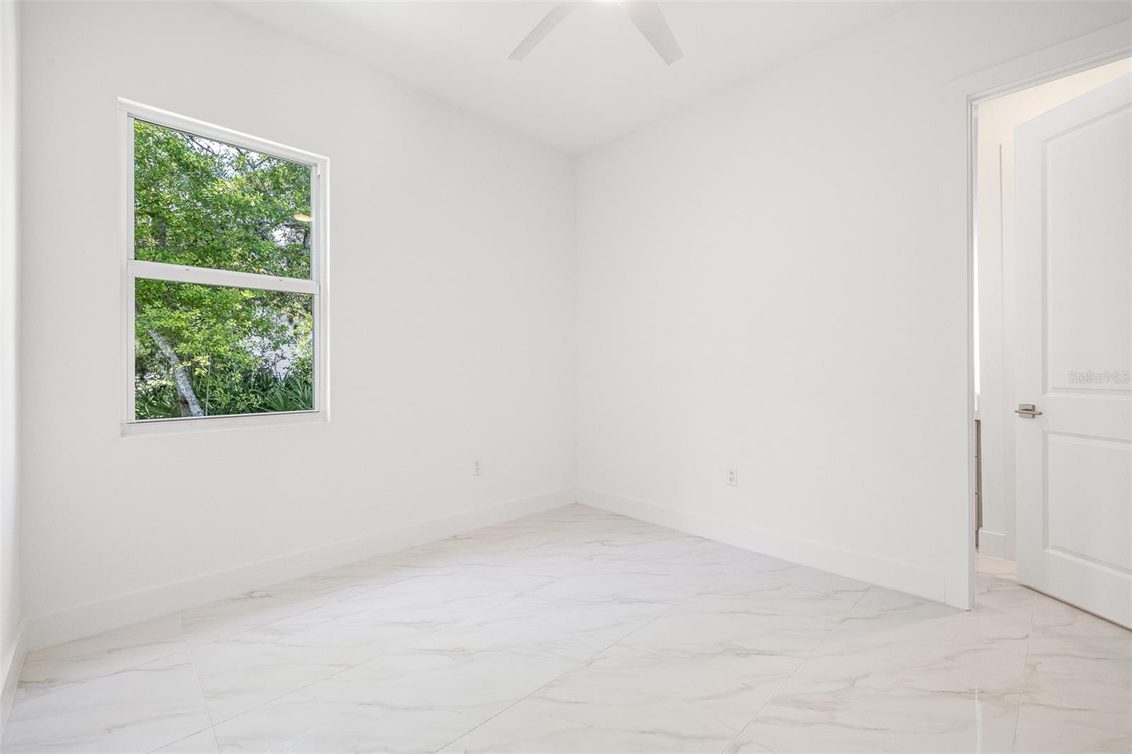 Image 44 of 66 For 4528 Yorkshire Lane