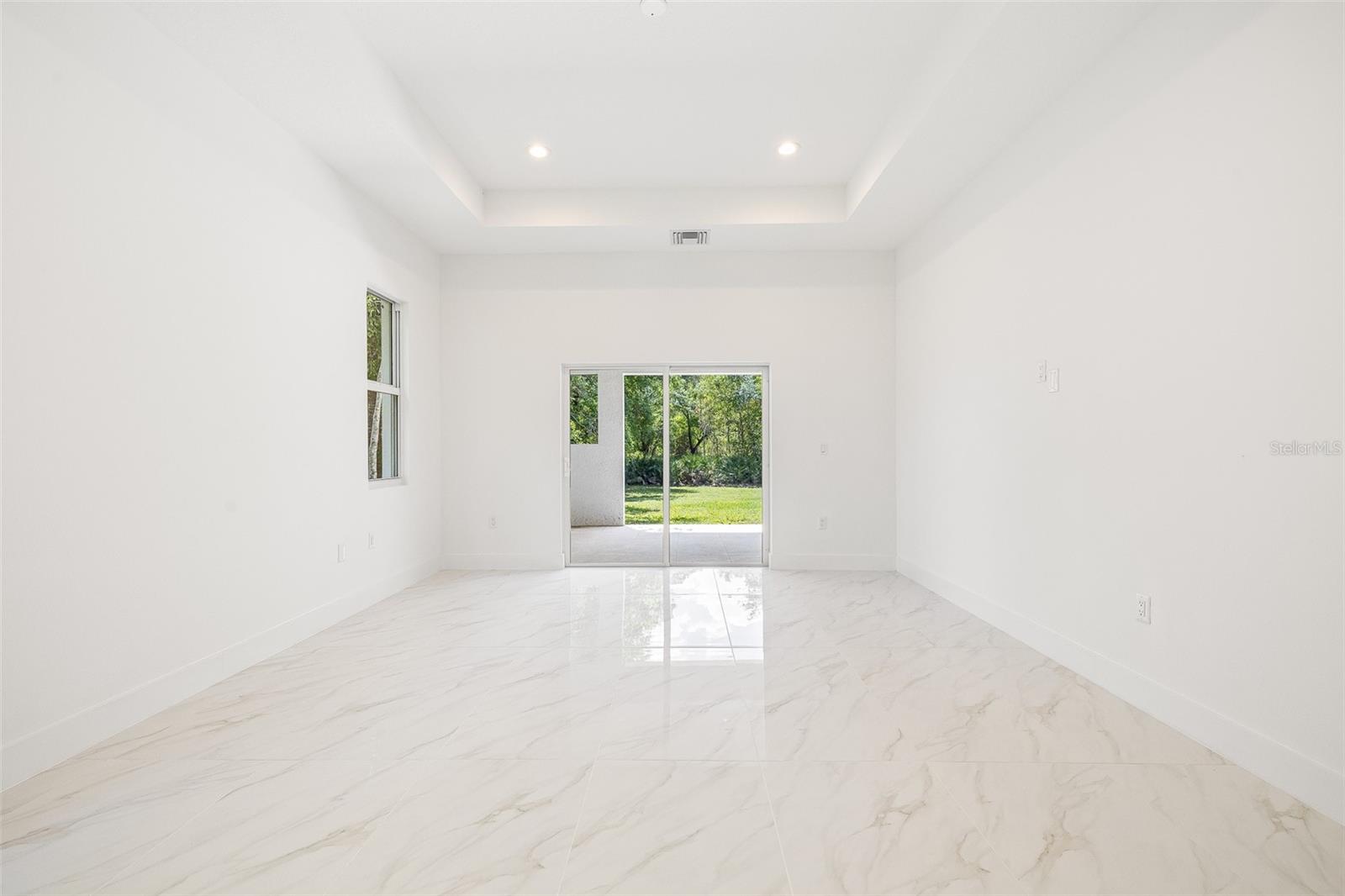 Image 5 of 66 For 4528 Yorkshire Lane