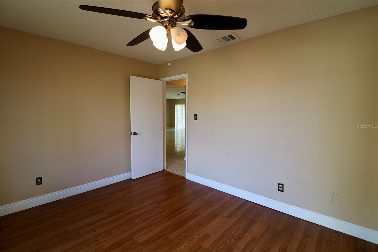 Image 11 of 21 For 10322 Manila Bay Drive