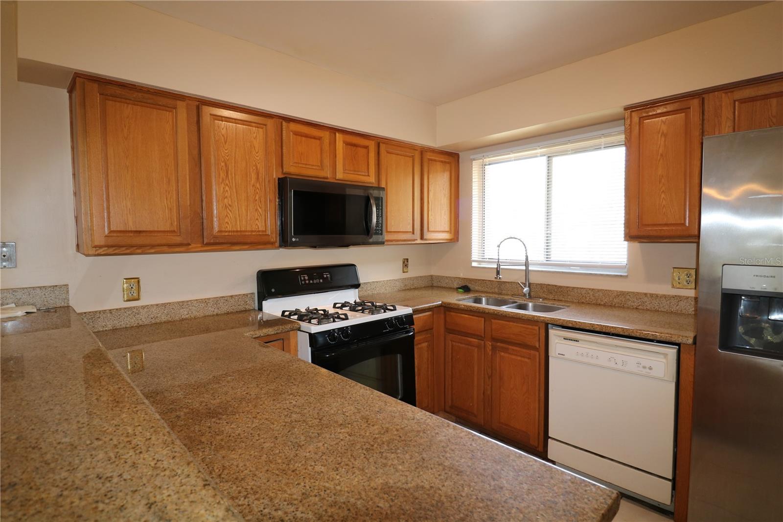 Image 8 of 21 For 10322 Manila Bay Drive