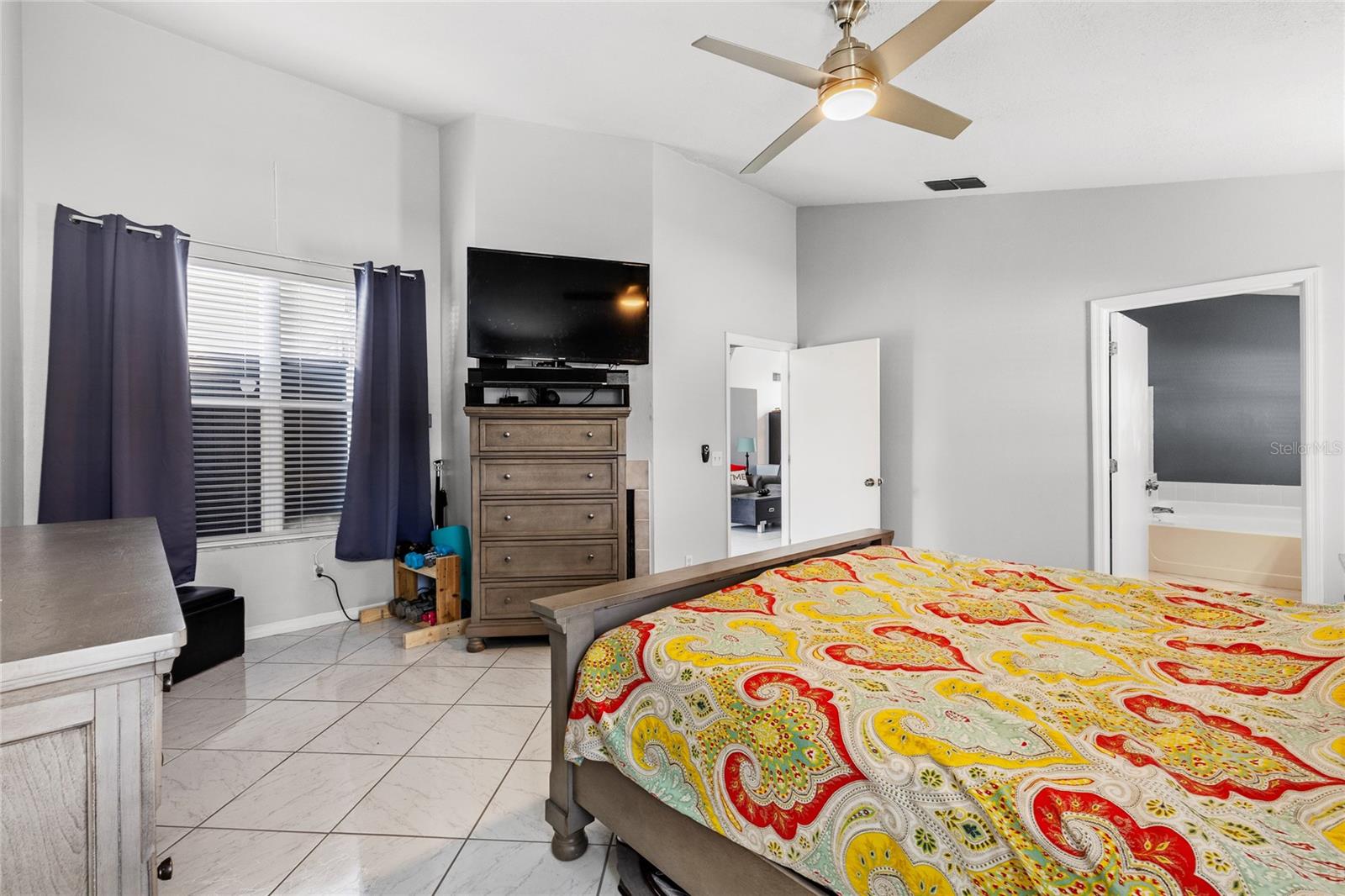 Image 26 of 50 For 141 White Marsh Circle