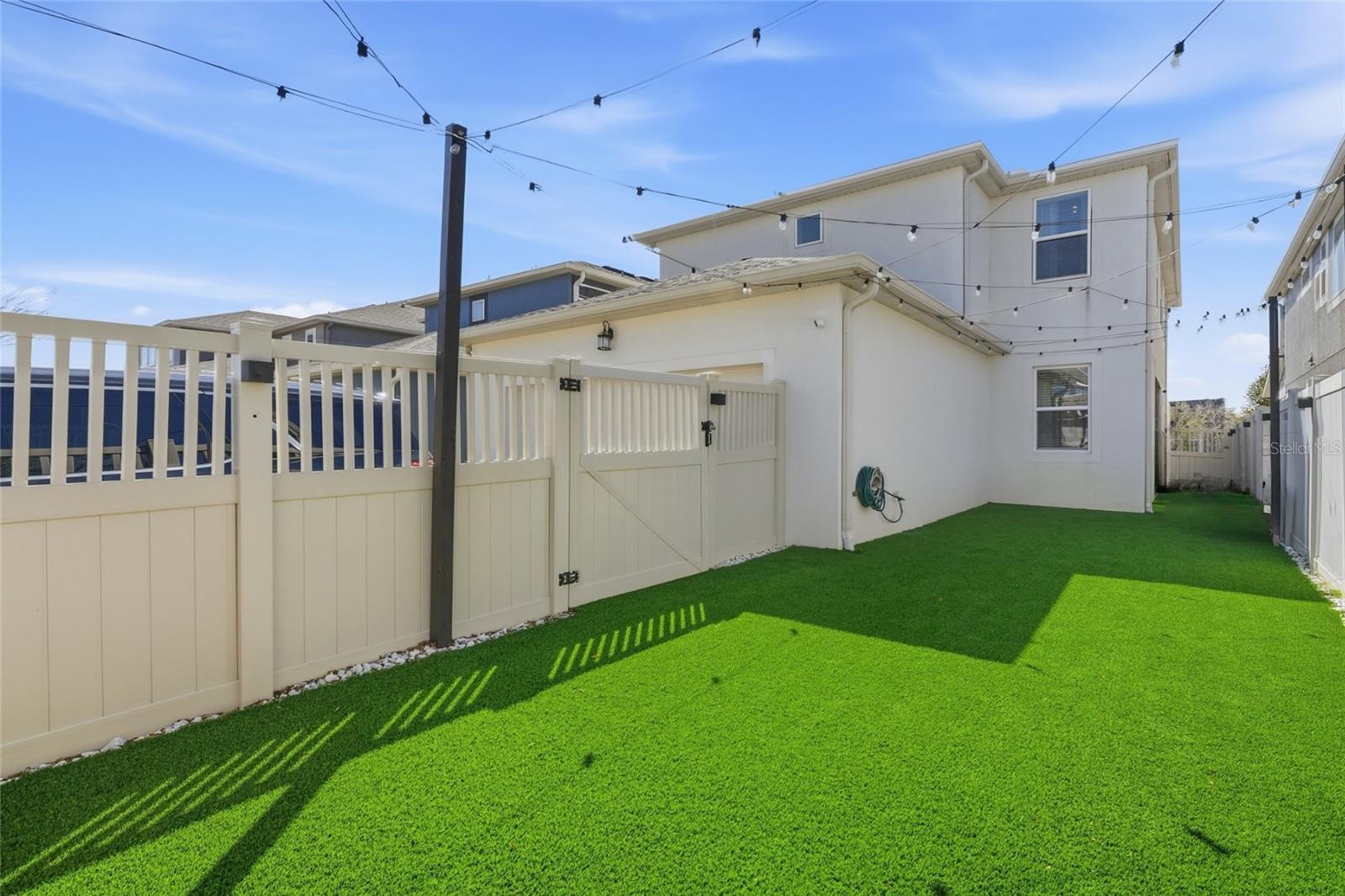 Image 33 of 40 For 16126 Parkwyn Street