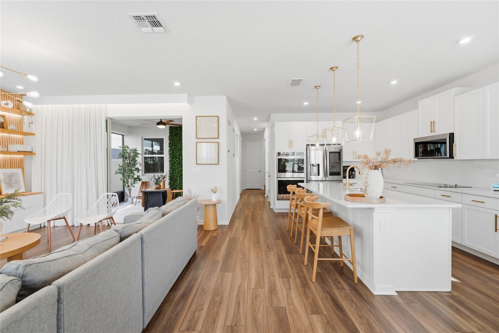 Image 5 of 40 For 16126 Parkwyn Street