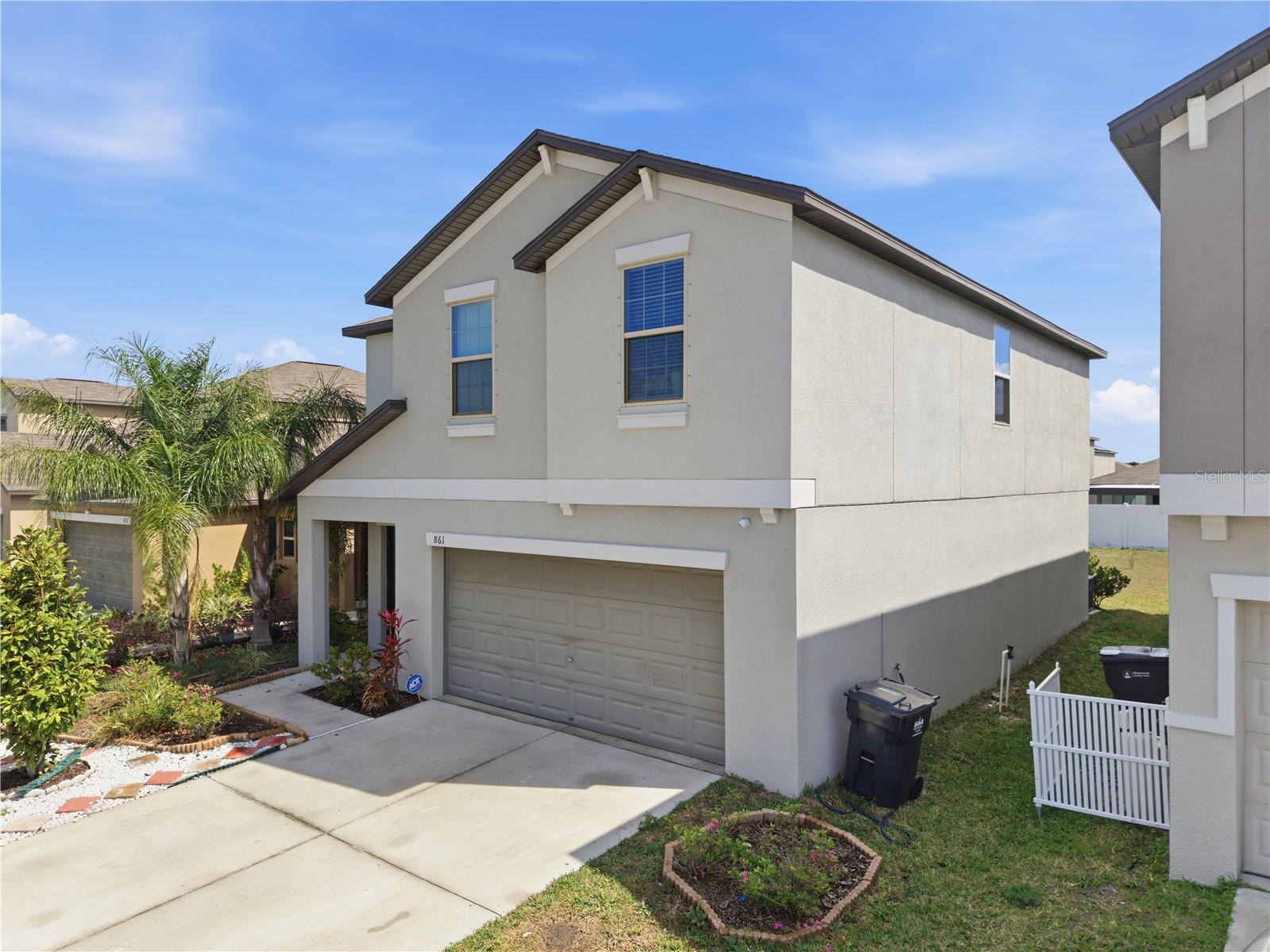 Image 2 of 17 For 861 Olive Conch Street