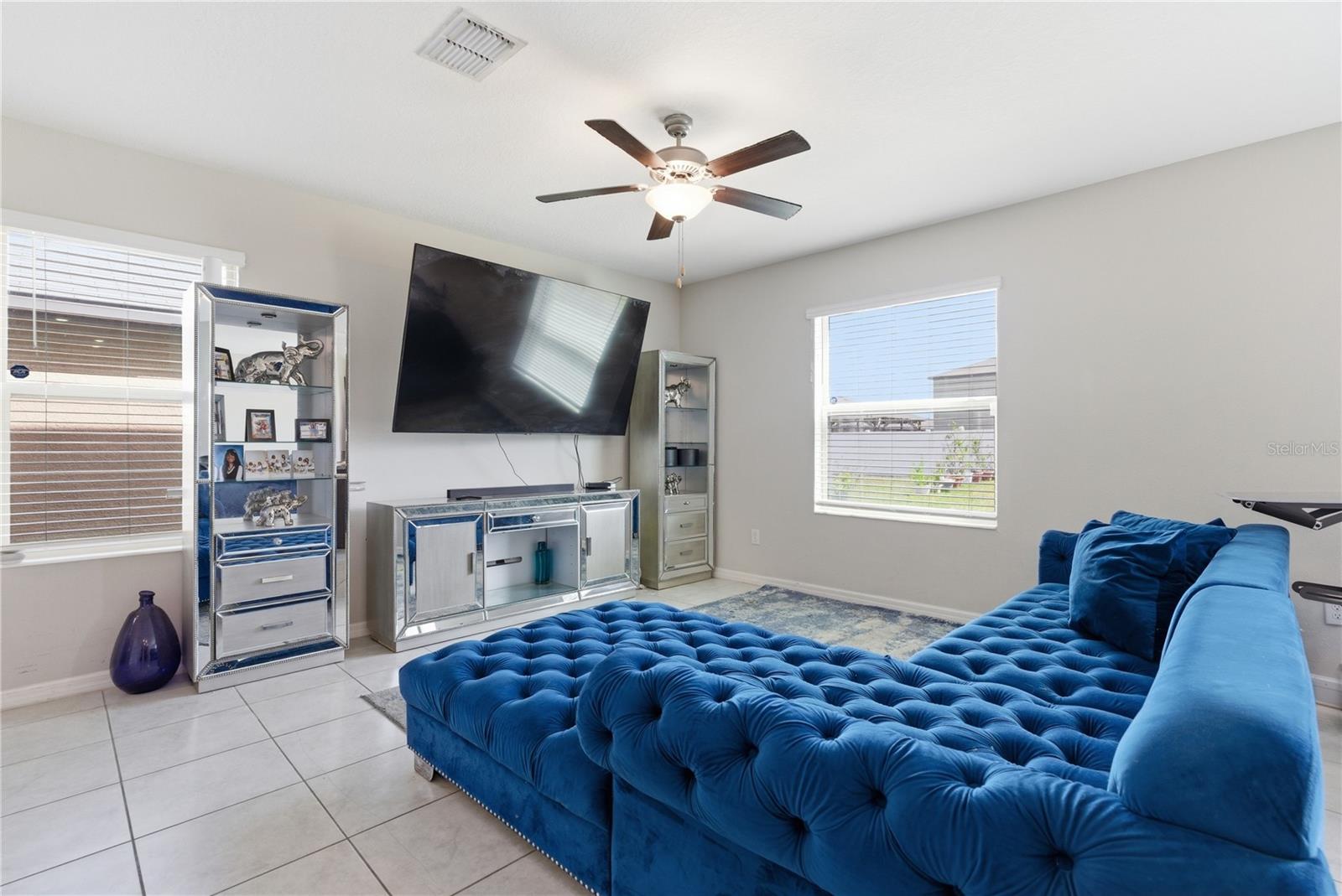 Image 7 of 17 For 861 Olive Conch Street