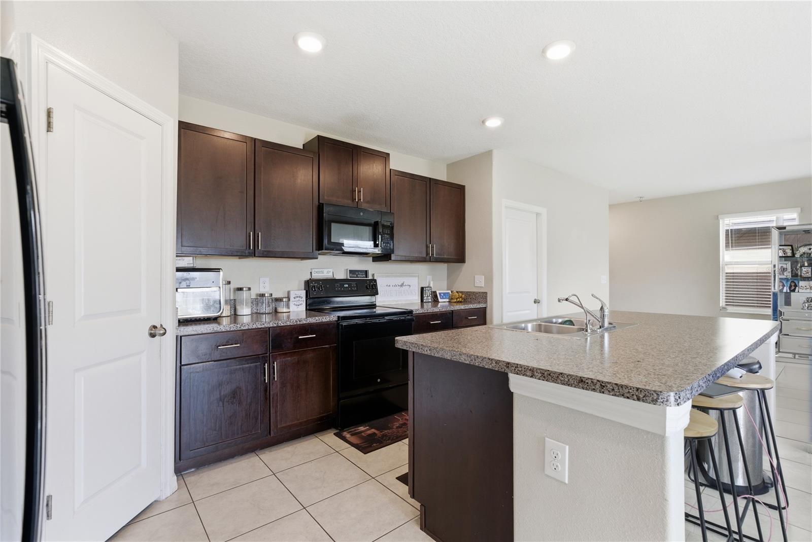 Image 9 of 17 For 861 Olive Conch Street