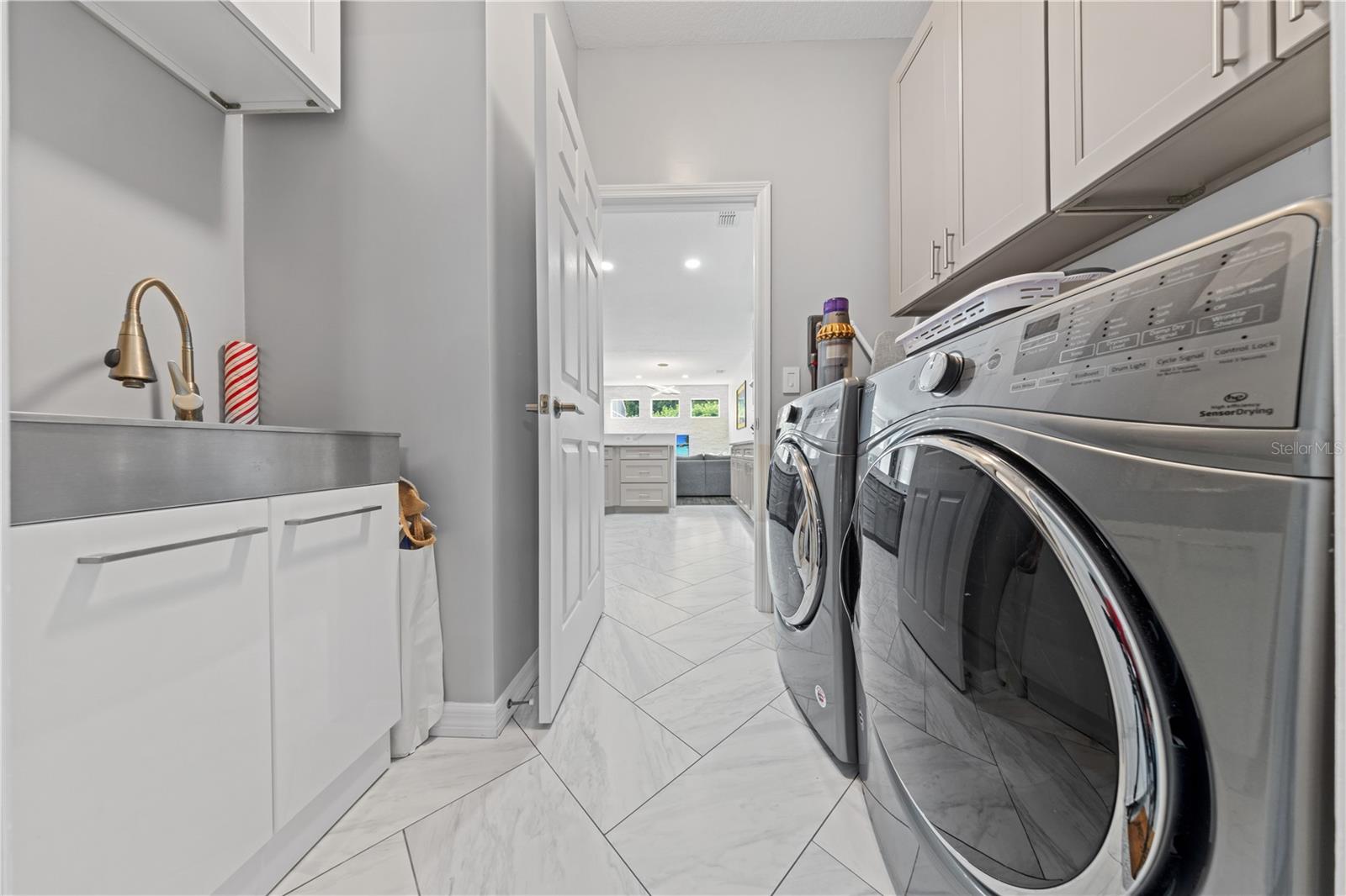 Image 28 of 83 For 7770 Glynde Hill Drive