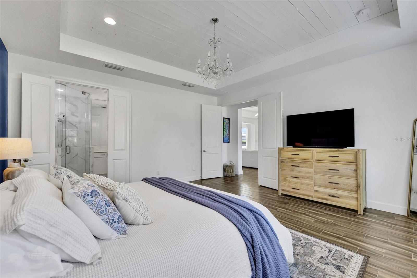 Image 24 of 56 For 6226 Fallsgrove Lane