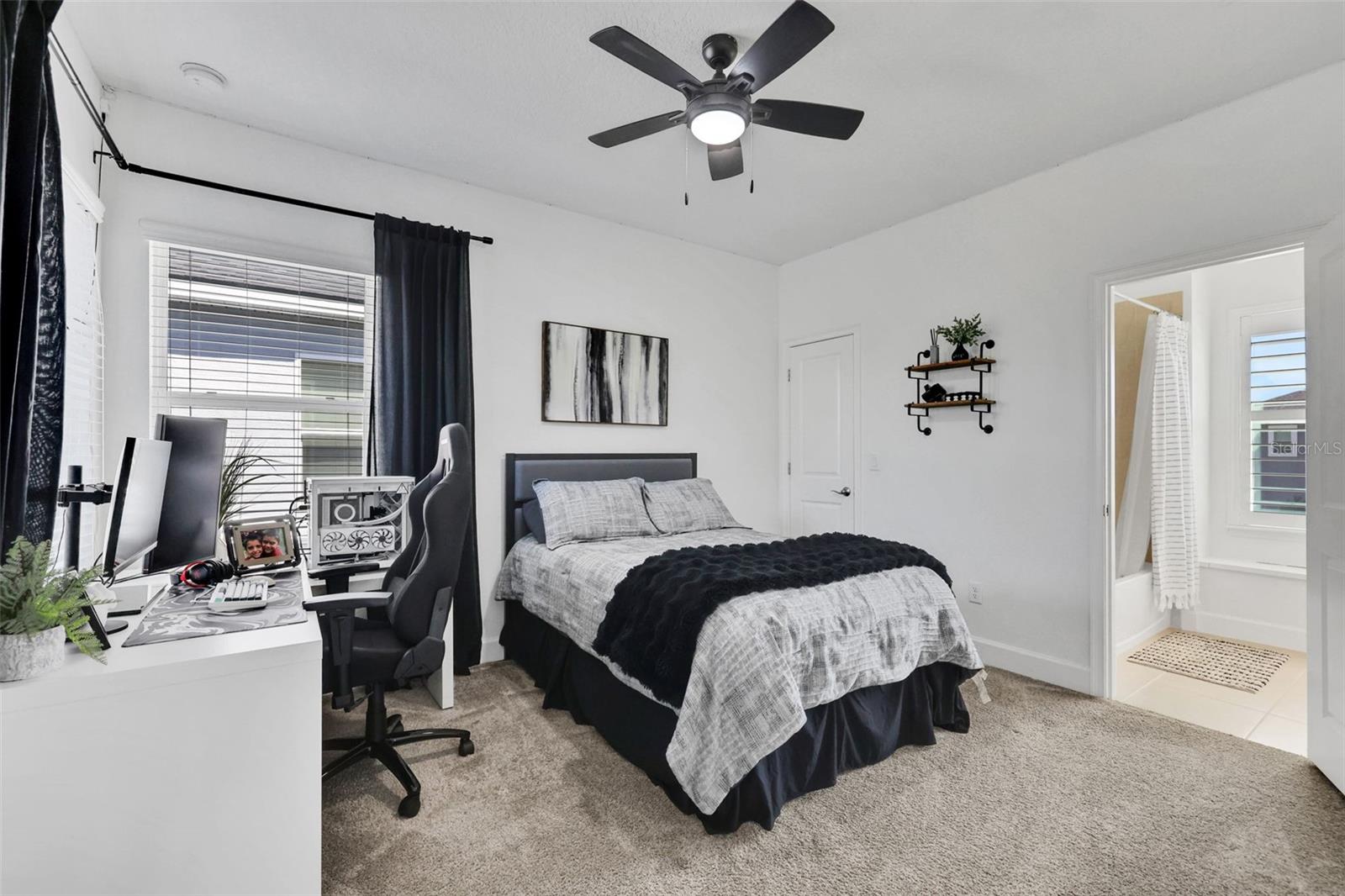 Image 32 of 56 For 6226 Fallsgrove Lane