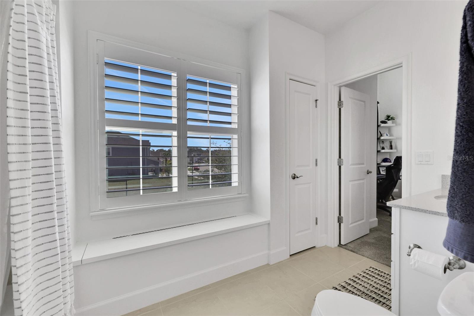 Image 35 of 56 For 6226 Fallsgrove Lane