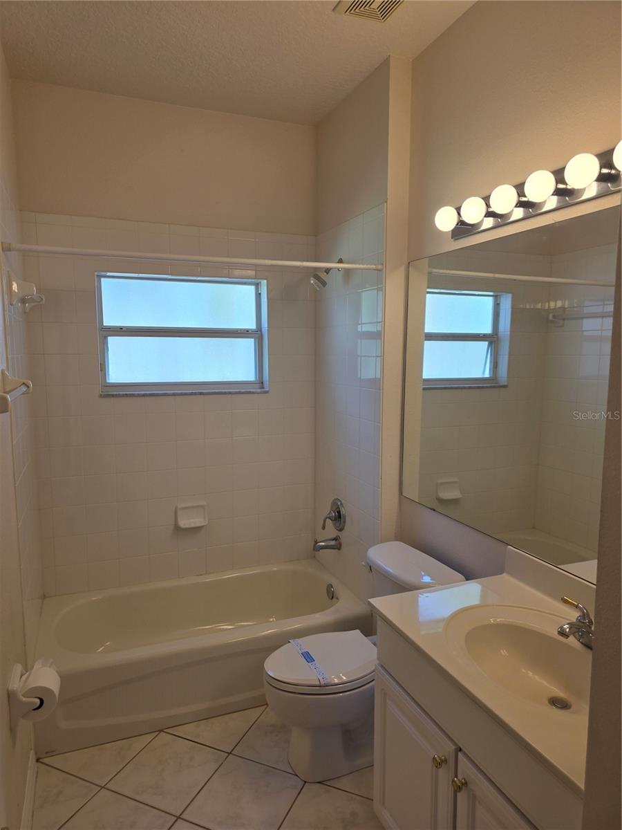 Image 16 of 42 For 2282 Fenton Avenue