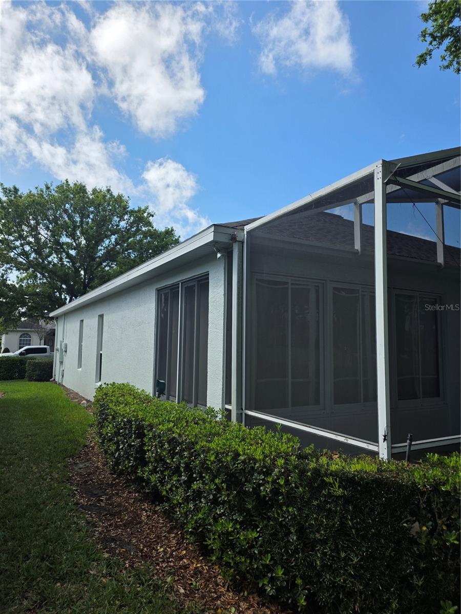 Image 27 of 42 For 2282 Fenton Avenue