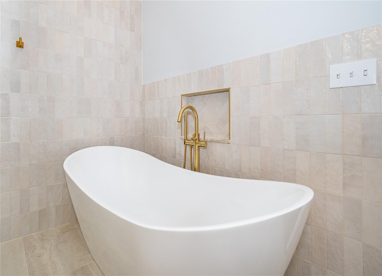 Image 21 of 41 For 1510 Lake Baldwin Lane A