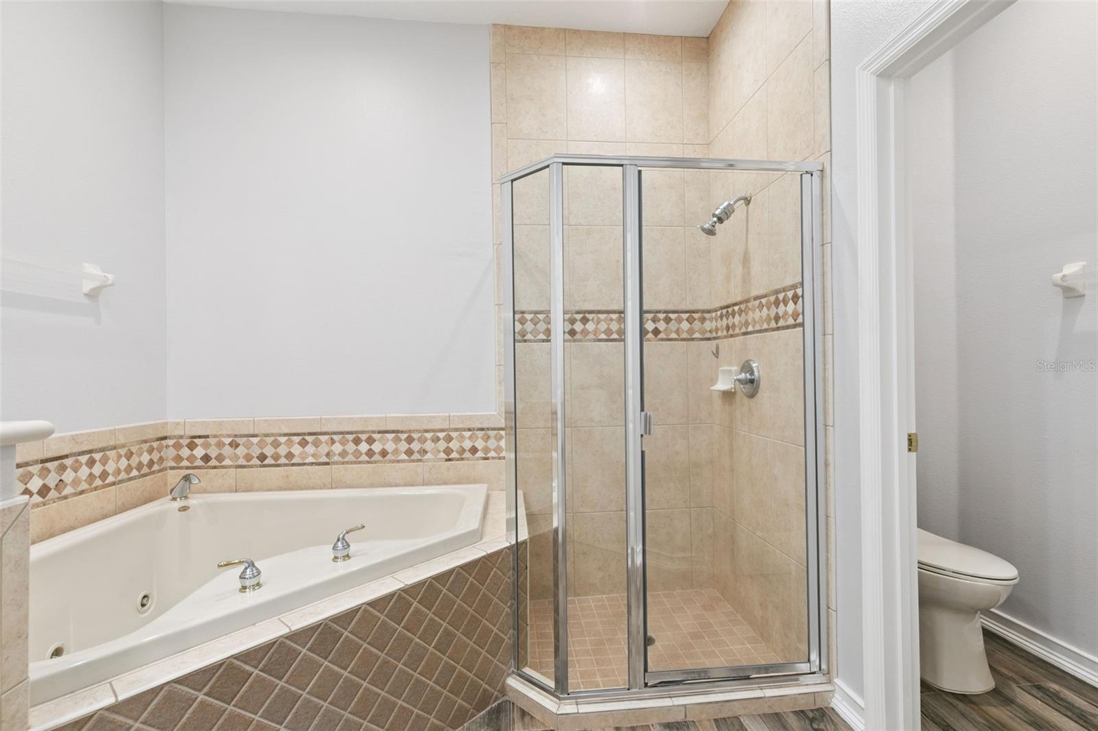 Image 18 of 35 For 8760 The Esplanade 51