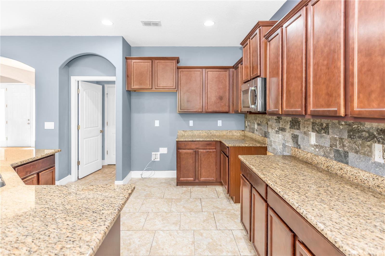 Image 5 of 35 For 335 River Vale Lane