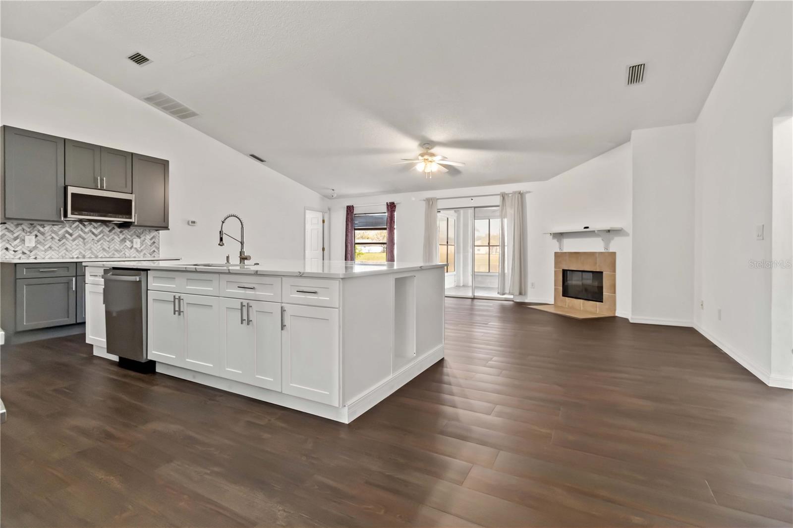 Image 13 of 49 For 7606 Fringe Place