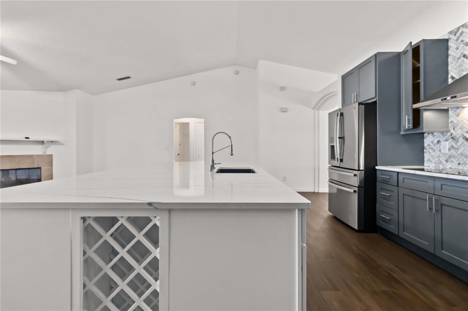 Image 18 of 49 For 7606 Fringe Place