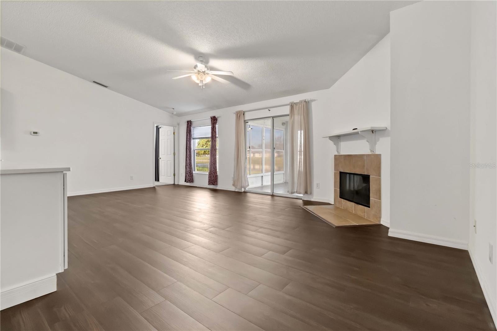 Image 23 of 49 For 7606 Fringe Place