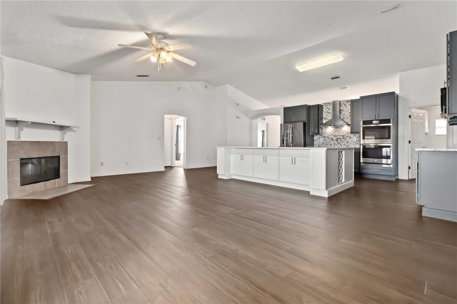 Image 27 of 49 For 7606 Fringe Place