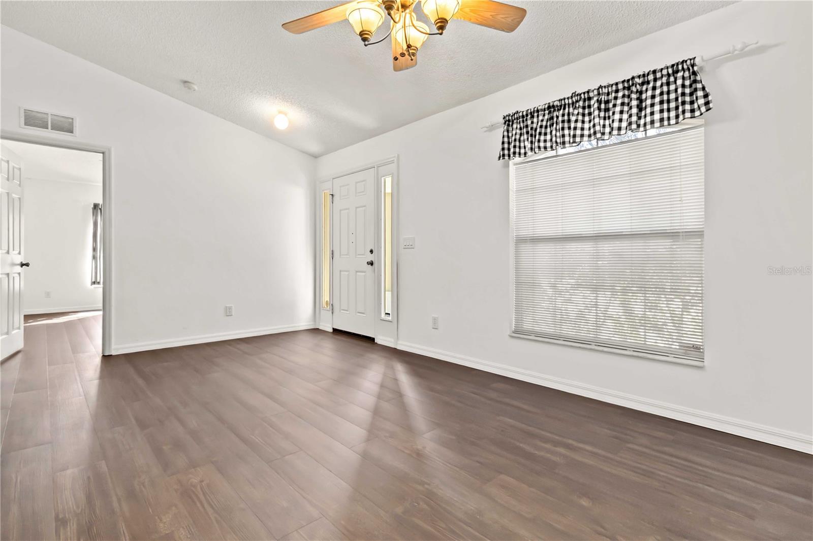 Image 7 of 49 For 7606 Fringe Place