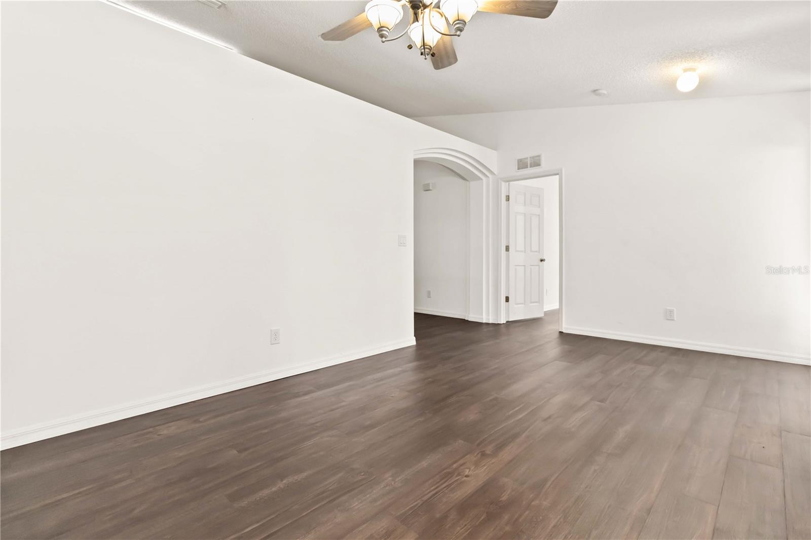 Image 8 of 49 For 7606 Fringe Place