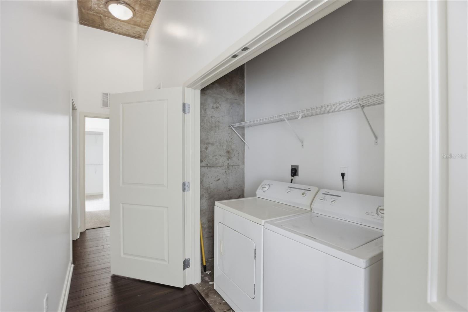 Image 13 of 44 For 155 Court Avenue 2903