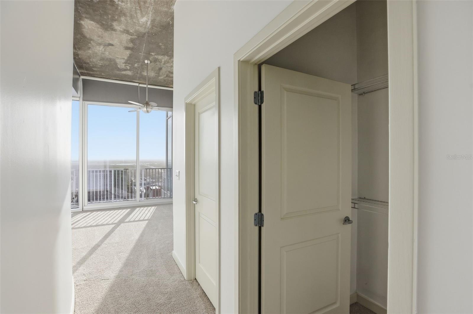 Image 17 of 44 For 155 Court Avenue 2903