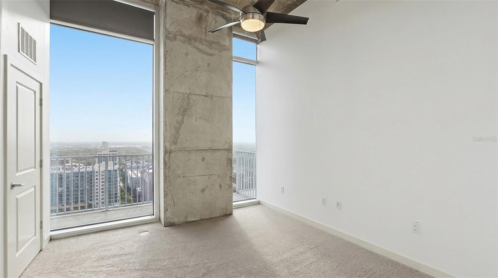 Image 22 of 44 For 155 Court Avenue 2903