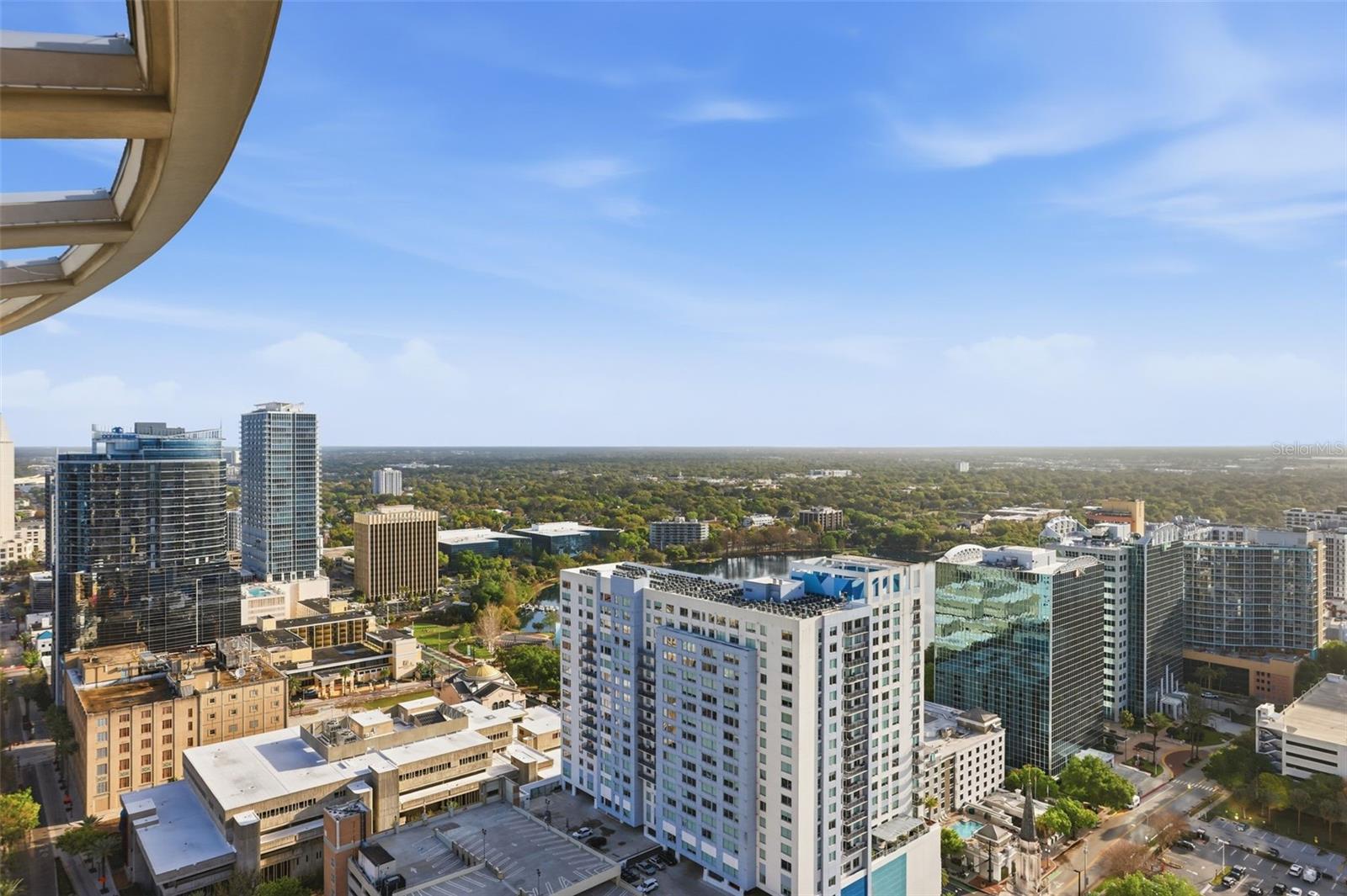 Image 27 of 44 For 155 Court Avenue 2903