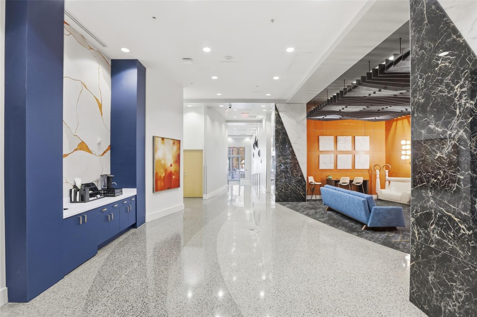 Image 29 of 44 For 155 Court Avenue 2903