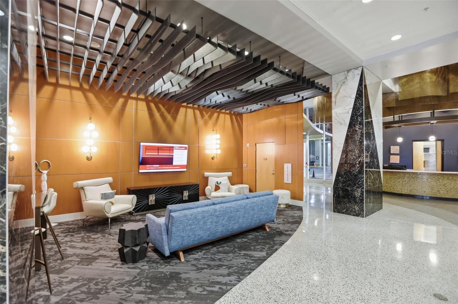 Image 32 of 44 For 155 Court Avenue 2903