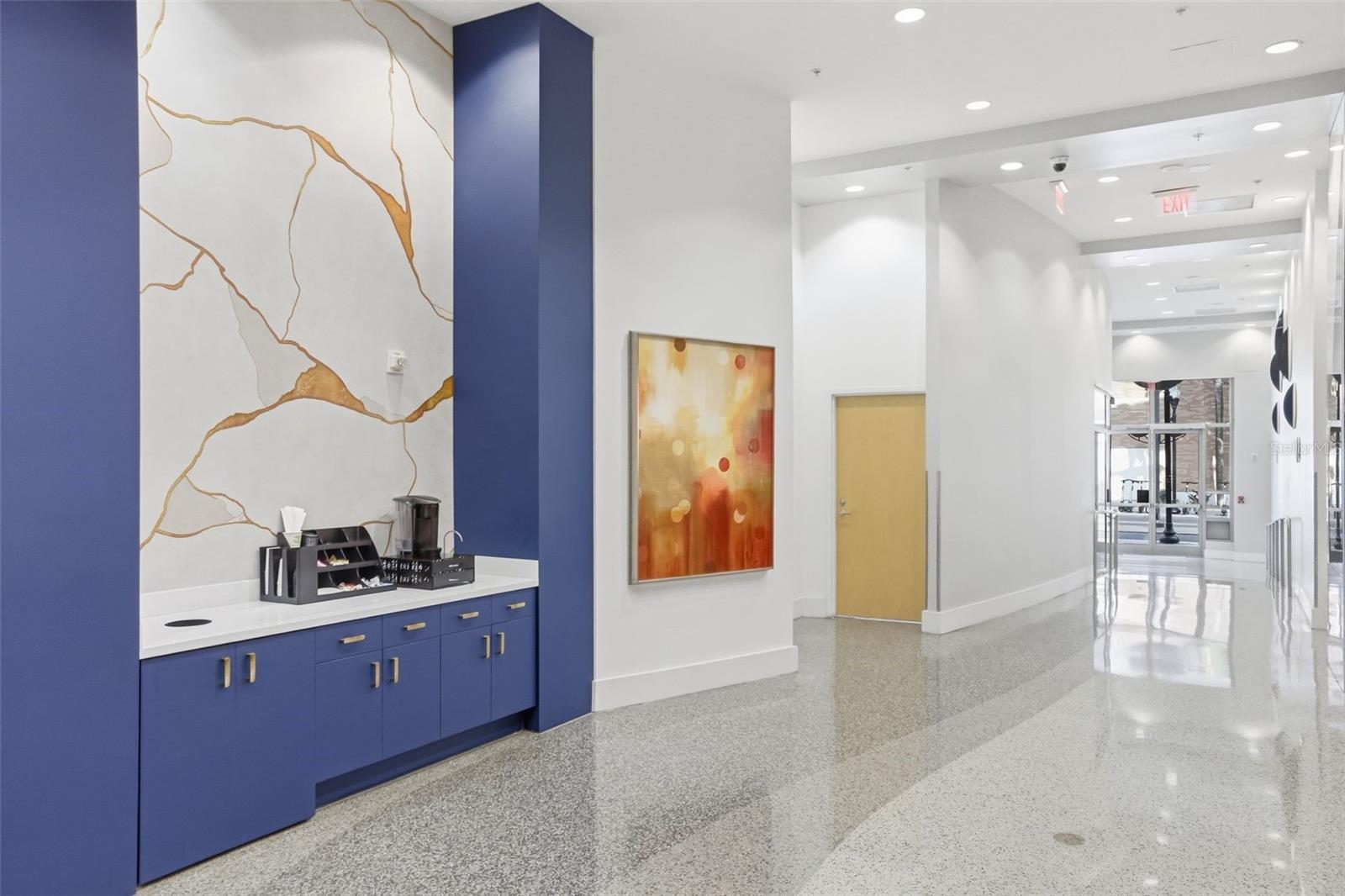 Image 33 of 44 For 155 Court Avenue 2903