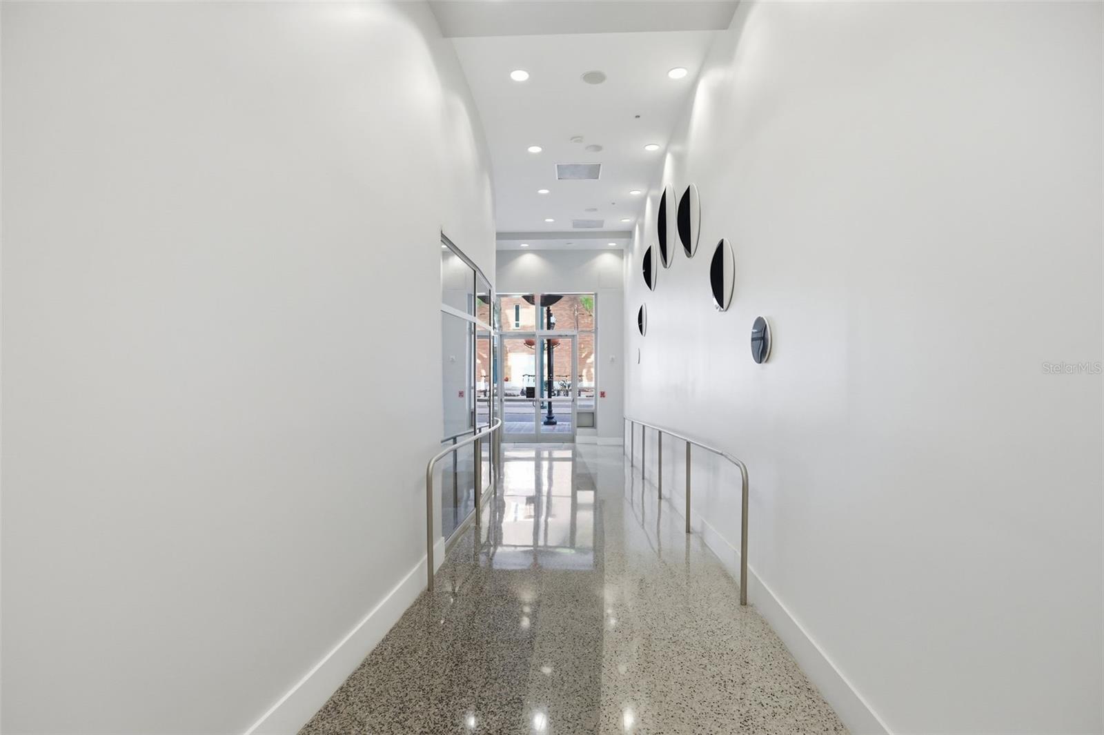 Image 37 of 44 For 155 Court Avenue 2903