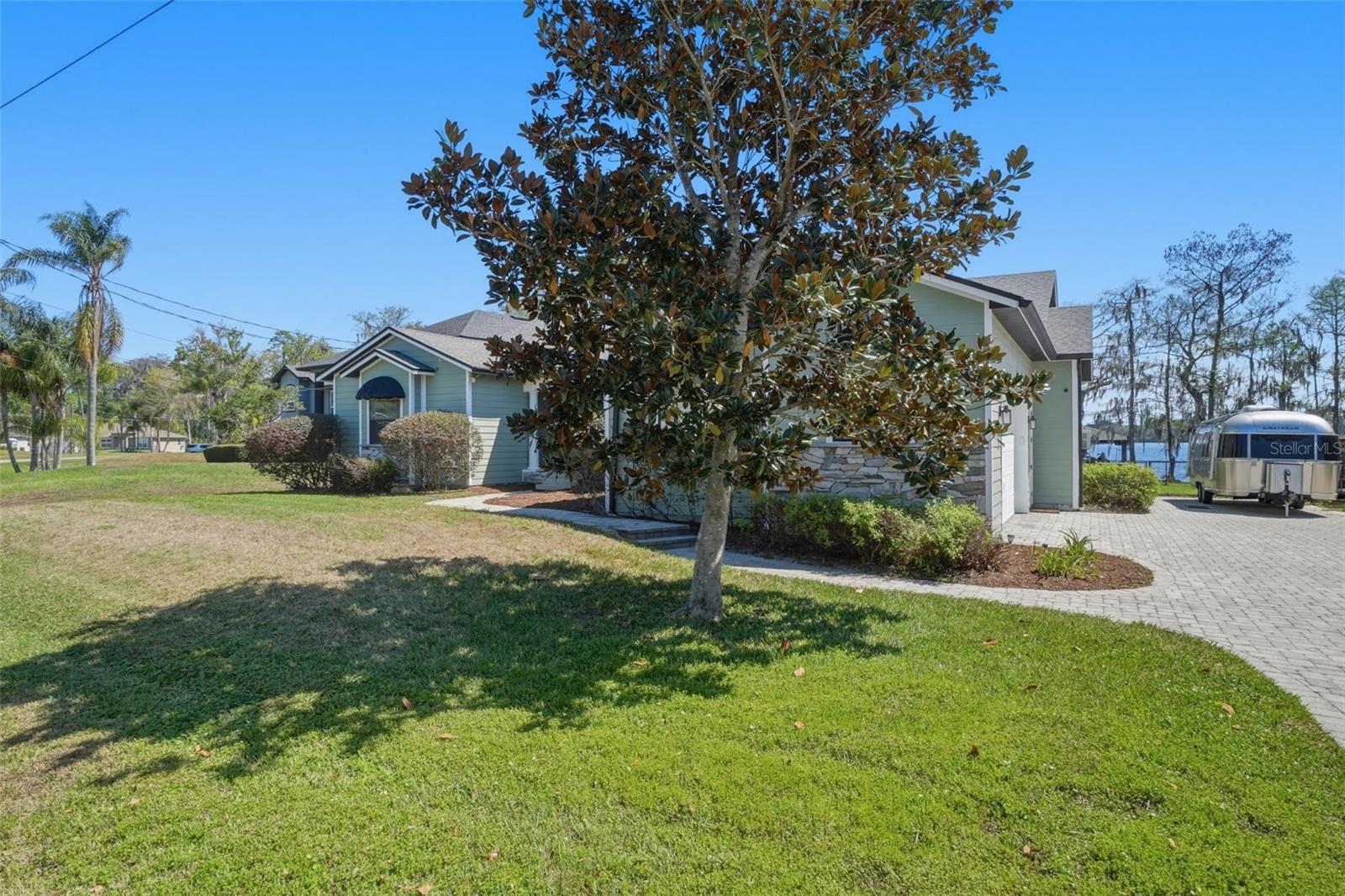 Image 5 of 56 For 834 Millshore Drive