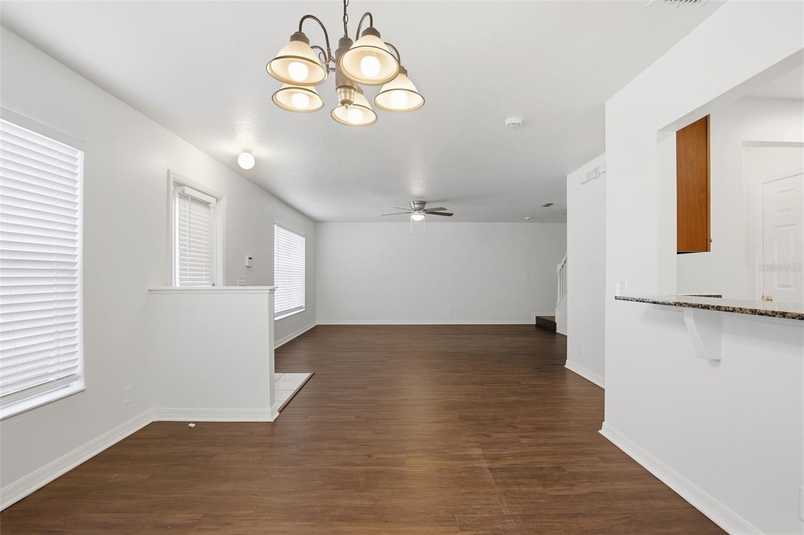 Listing photo id 8 for 9620 Charlesberg Drive 9