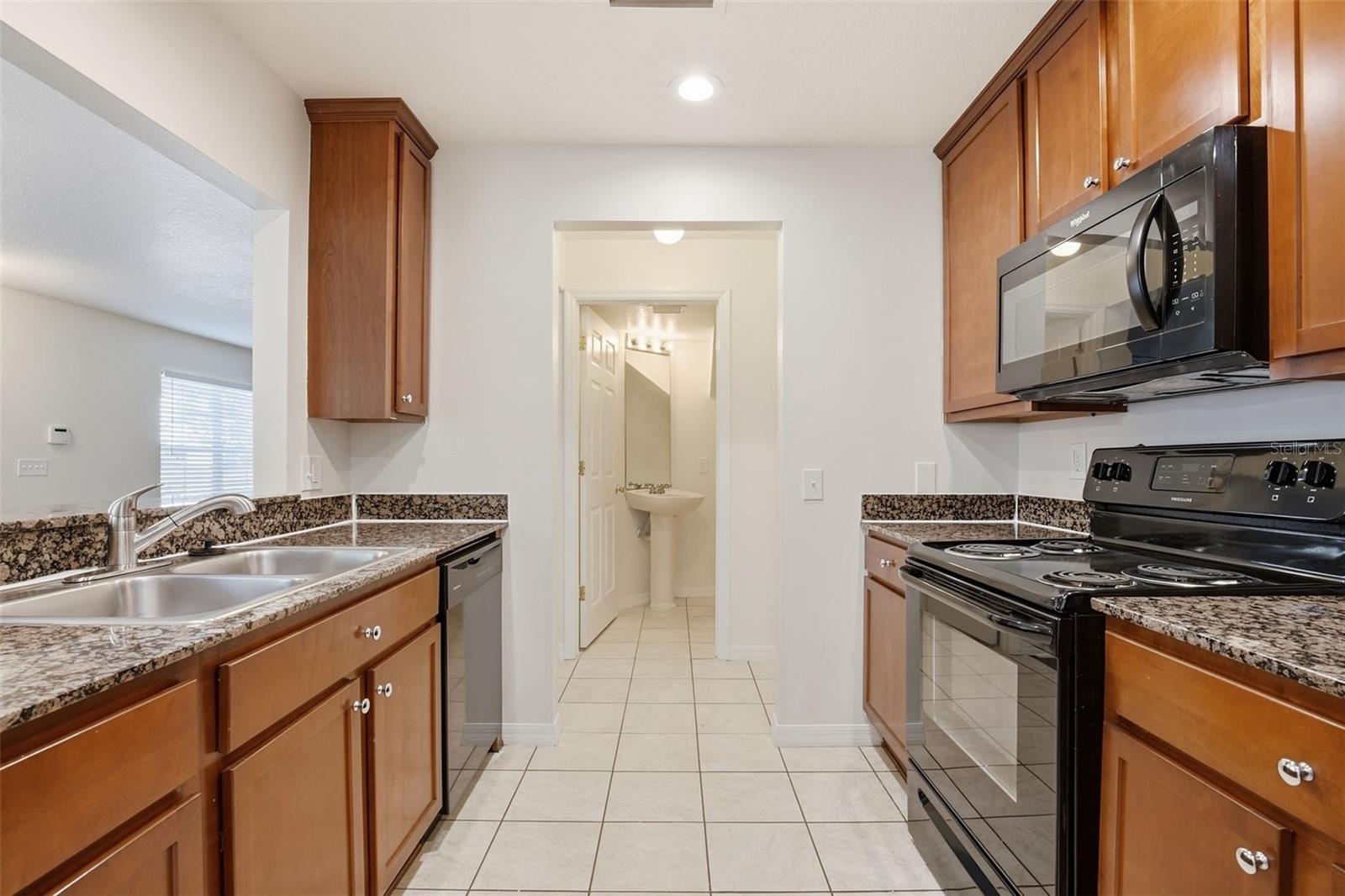 Listing photo id 10 for 9620 Charlesberg Drive 9