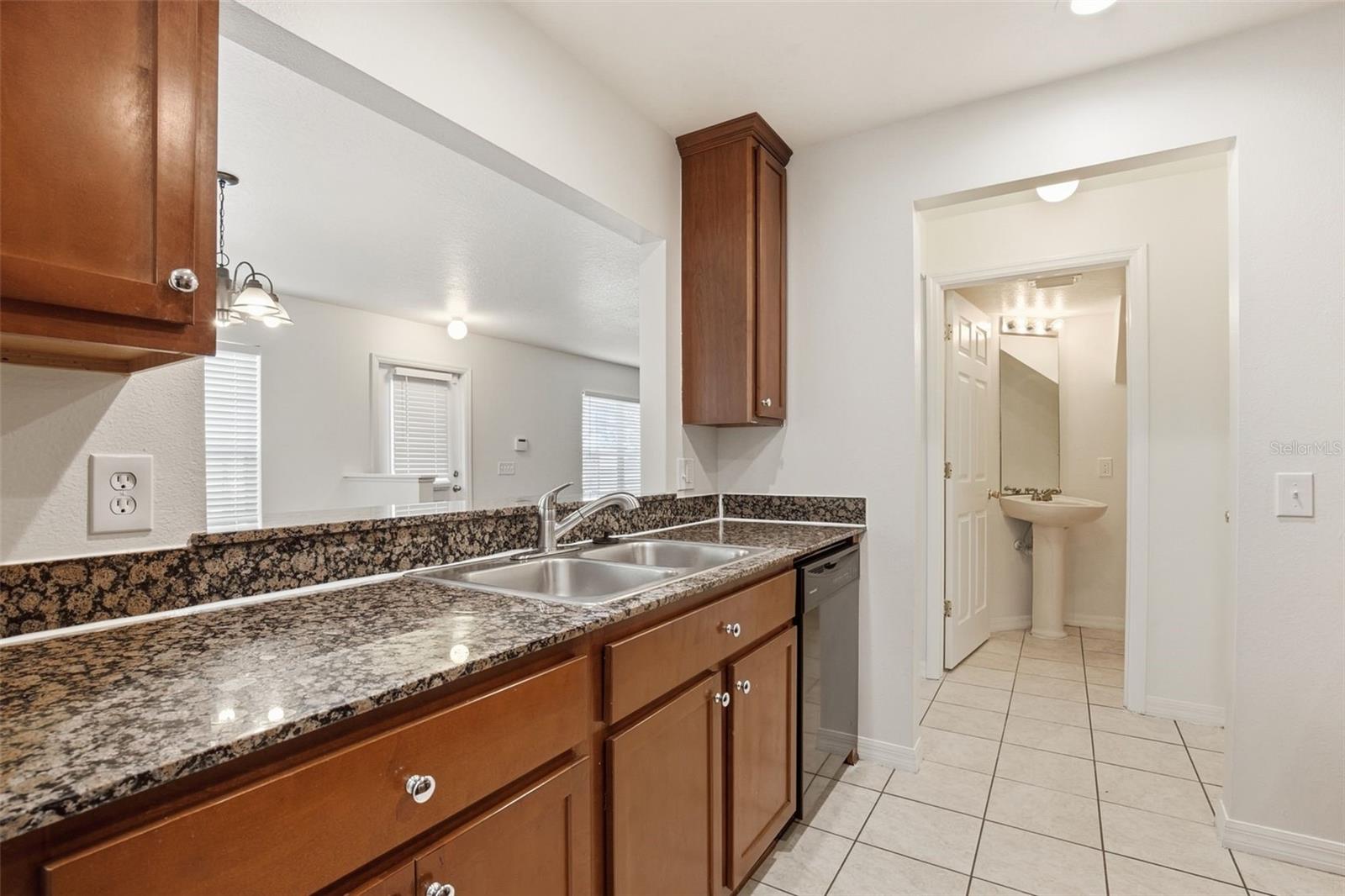 Listing photo id 12 for 9620 Charlesberg Drive 9