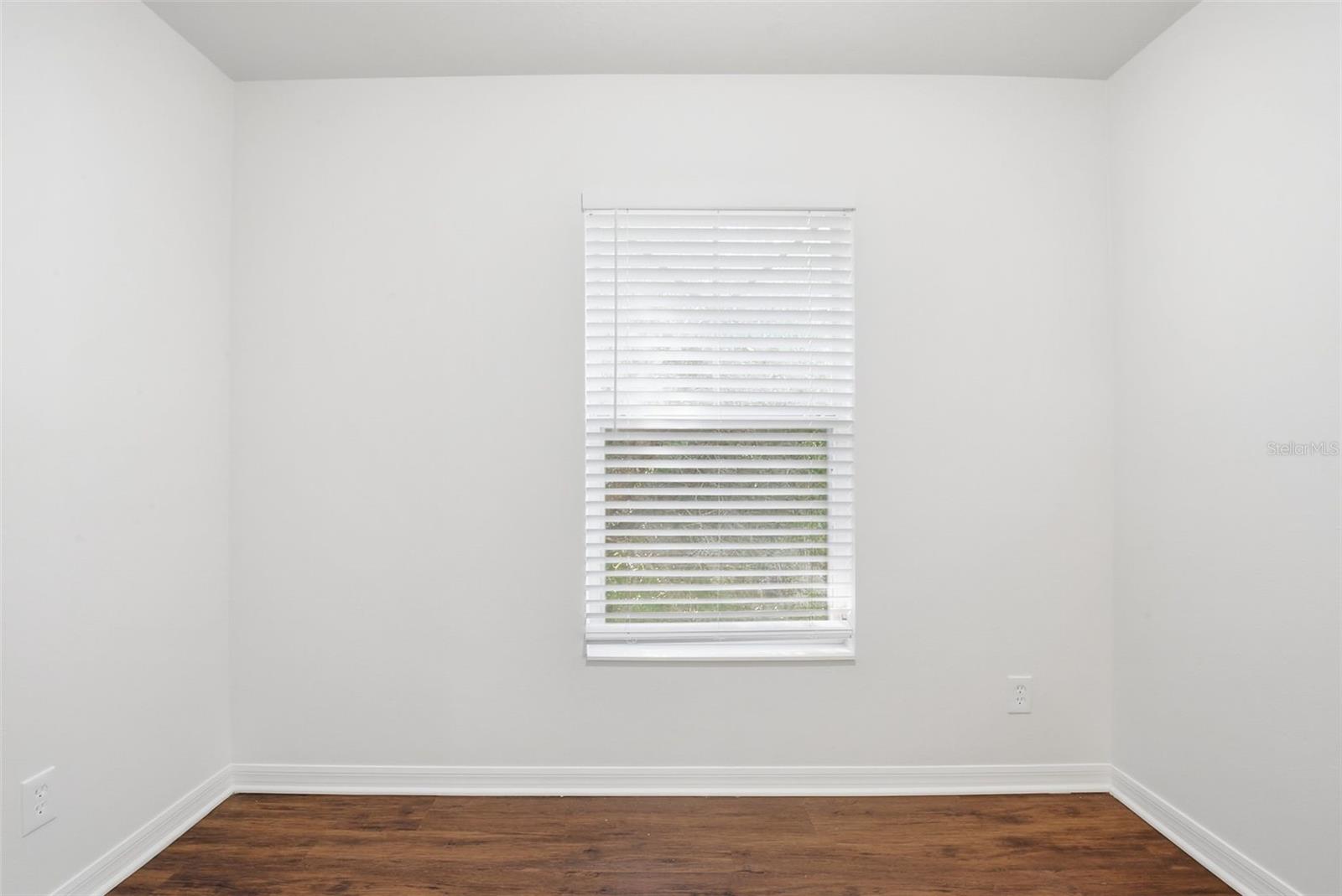 Listing photo id 13 for 9620 Charlesberg Drive 9