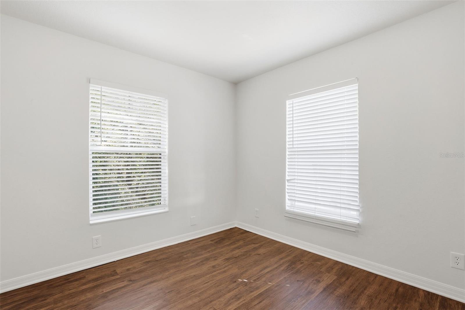 Listing photo id 15 for 9620 Charlesberg Drive 9