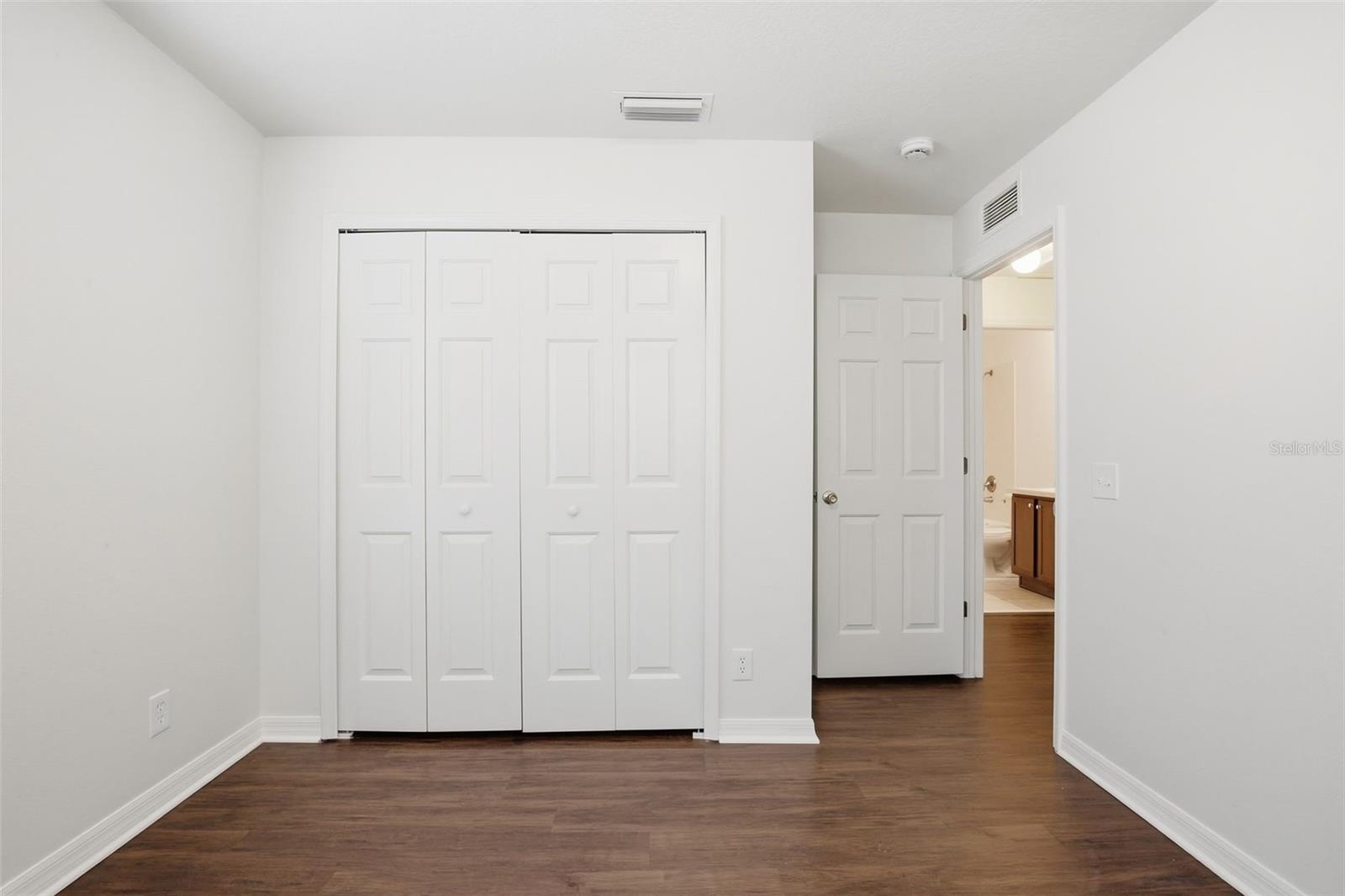 Listing photo id 16 for 9620 Charlesberg Drive 9