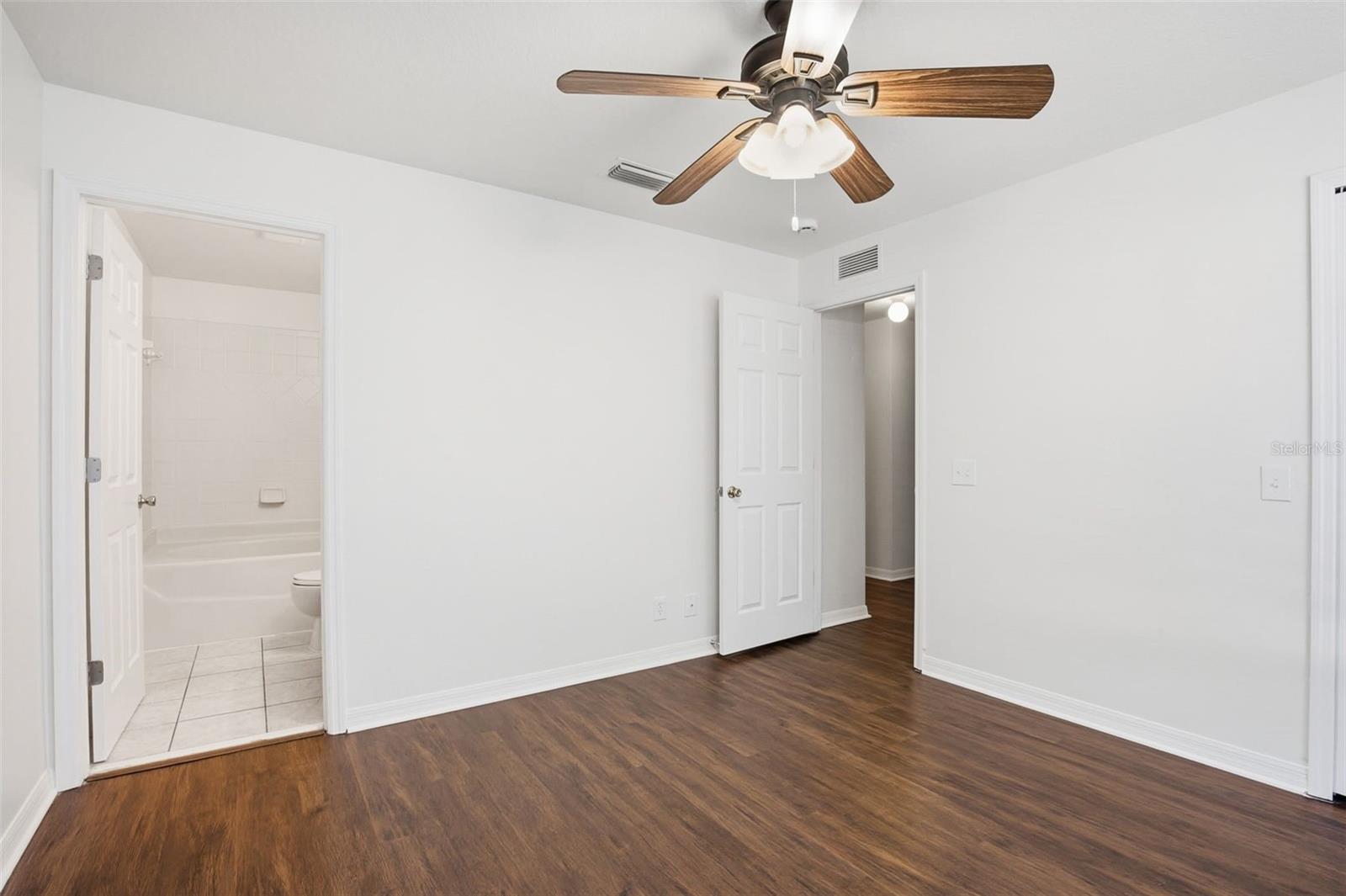 Listing photo id 20 for 9620 Charlesberg Drive 9