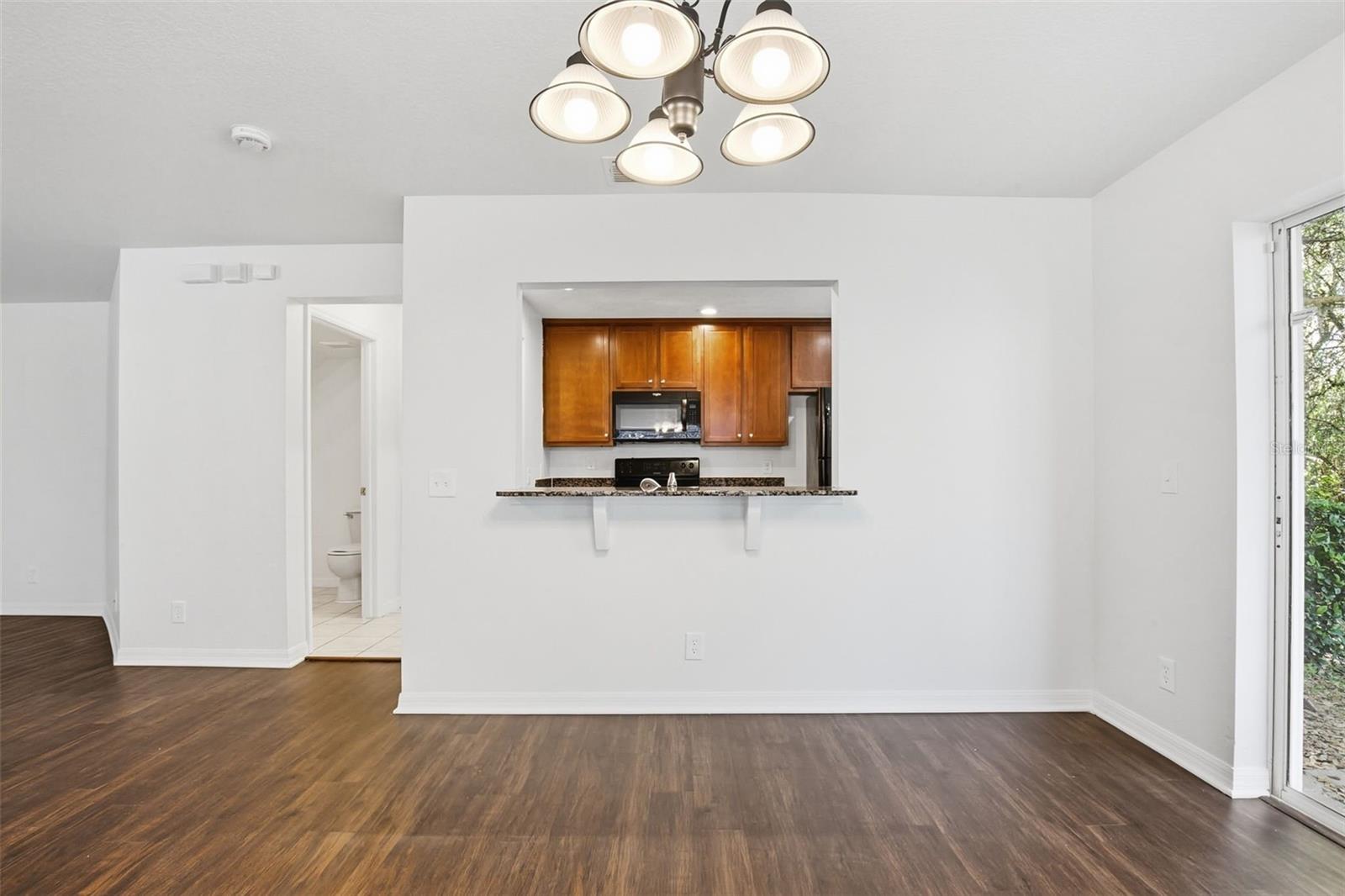 Listing photo id 6 for 9620 Charlesberg Drive 9