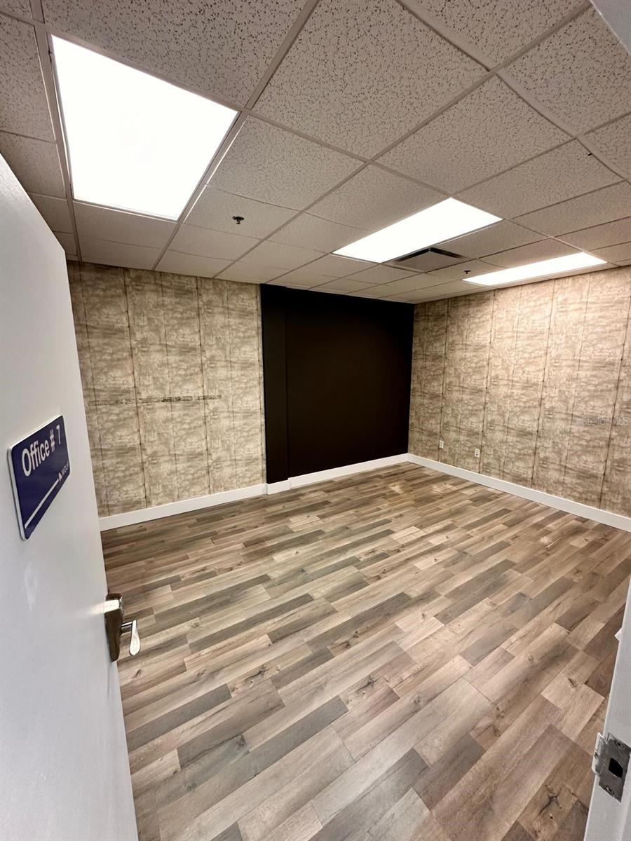 Image 6 of 9 For 7901 Kingspointe Parkway 28-#7
