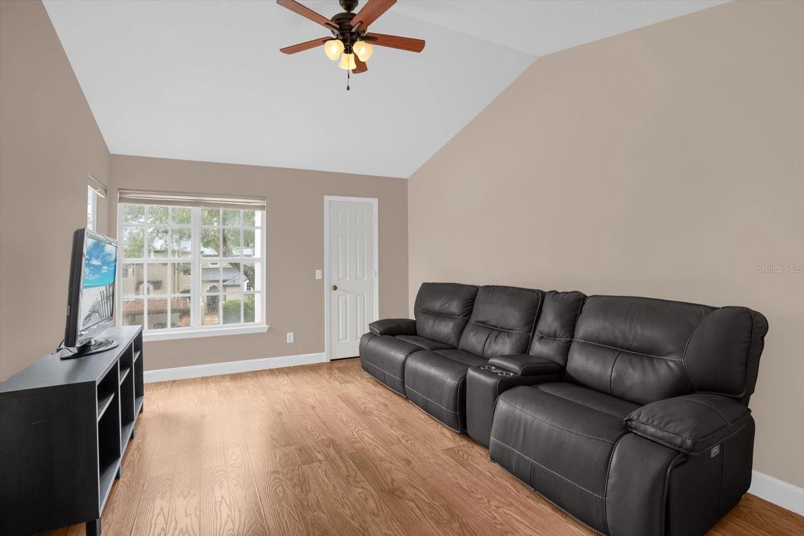 Image 16 of 29 For 1443 Farrindon Circle 1443